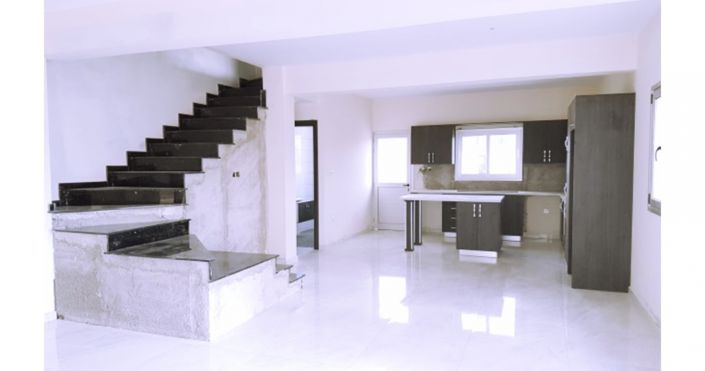 Image No.10-3 Bed House for sale