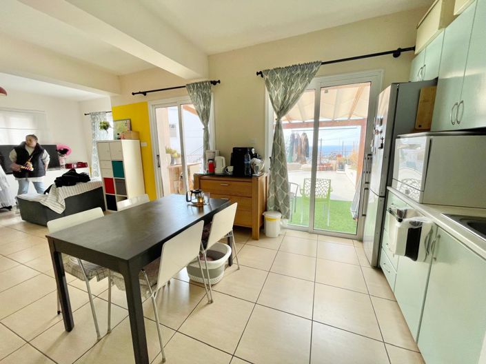 Image No.10-3 Bed House for sale