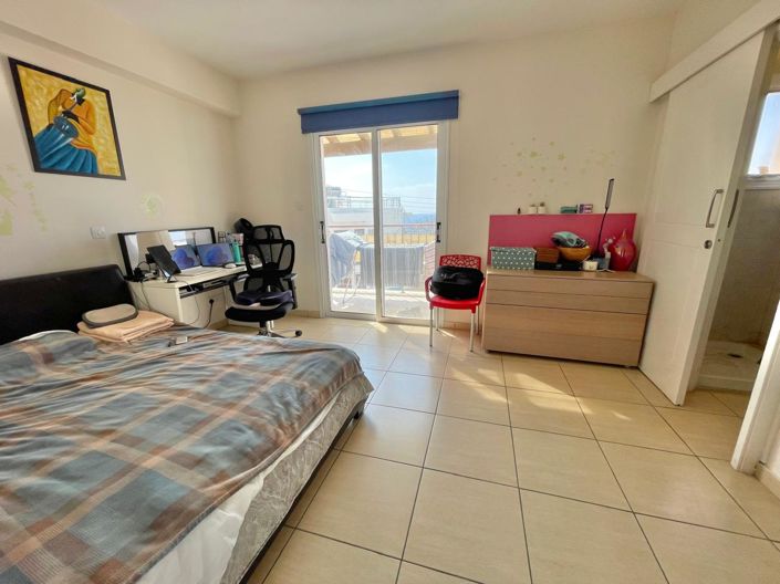 Image No.11-3 Bed House for sale