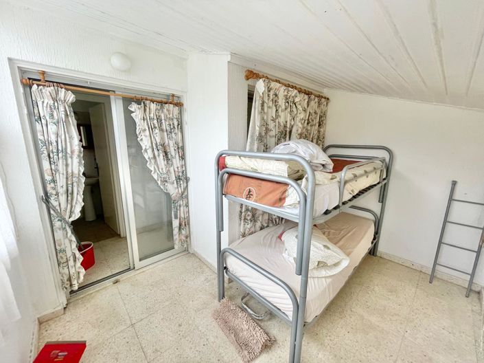 Image No.8-1 Bed House for sale