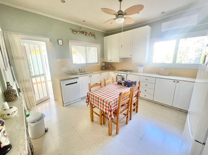 Image No.13-3 Bed House for sale