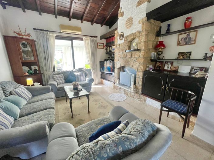 Image No.11-3 Bed House for sale