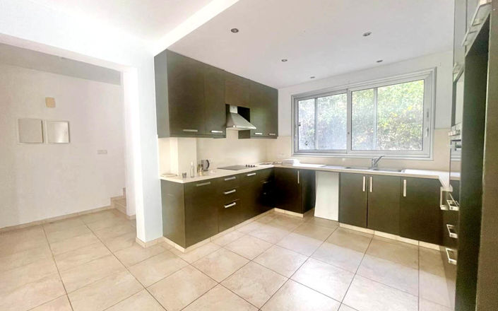 Image No.9-3 Bed House for sale