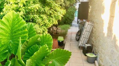 apartment-for-sale-kato-paphos-cyprus-near-se