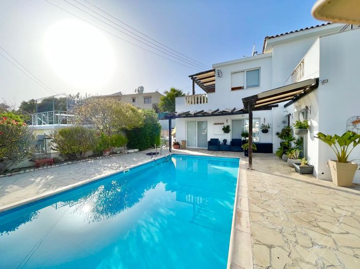 Image No.3-4 Bed House for sale