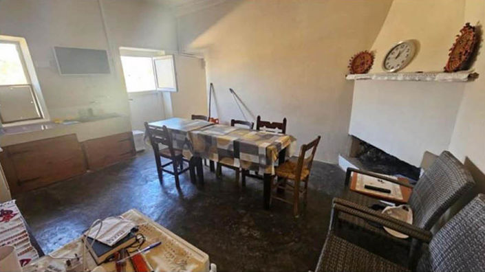 Image No.5-2 Bed House for sale