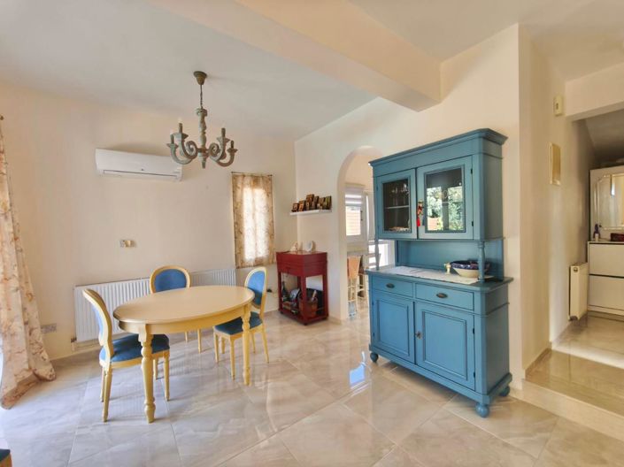 Image No.8-3 Bed House for sale