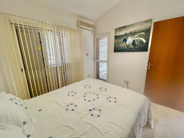 Image No.11-2 Bed House for sale