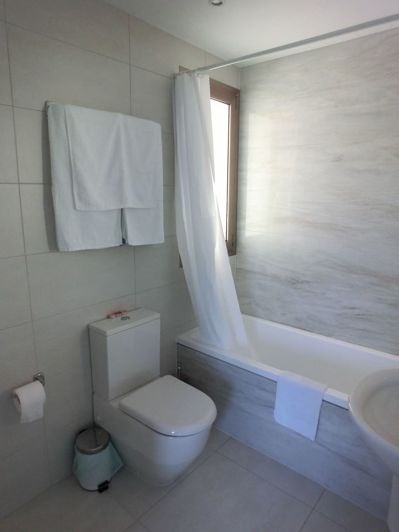 Image No.7-2 Bed House for sale