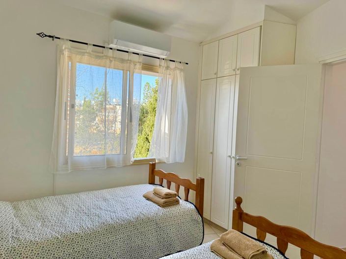 Image No.12-2 Bed House for sale