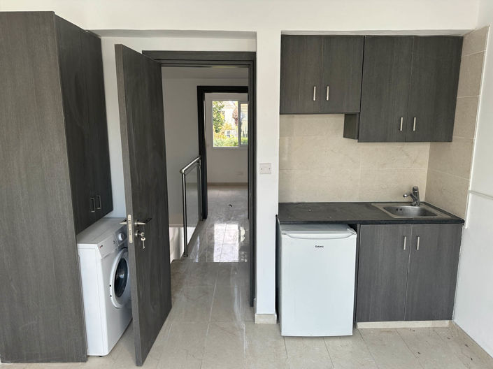 Image No.10-2 Bed House for sale