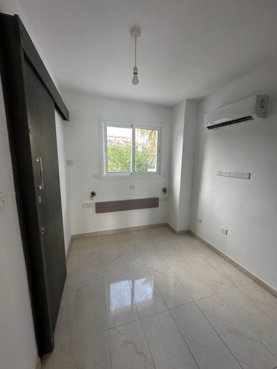 Image No.11-2 Bed House for sale