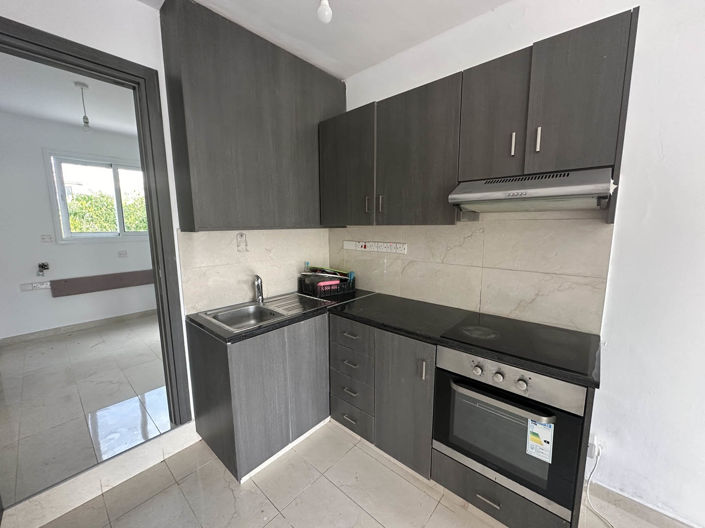 Image No.8-2 Bed House for sale