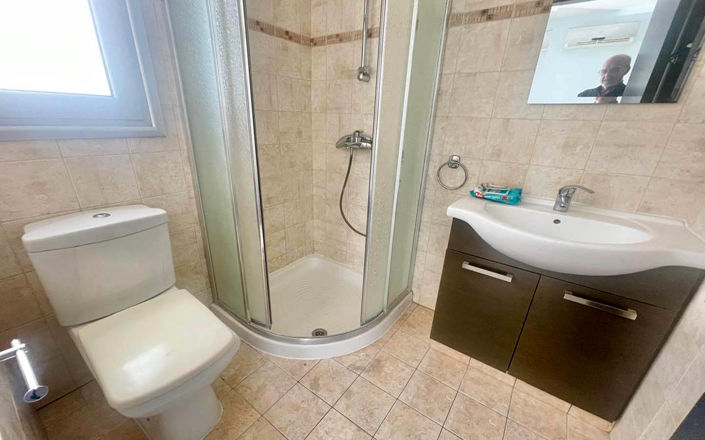 Image No.15-3 Bed House for sale