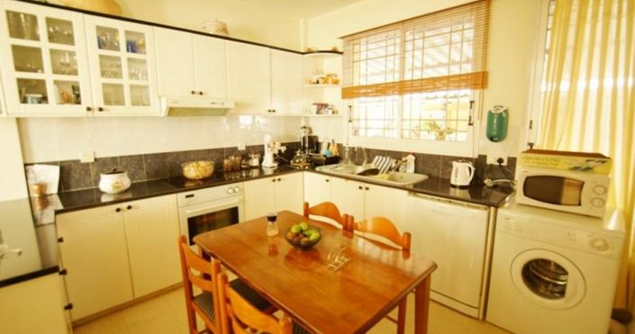 Image No.7-6 Bed House for sale