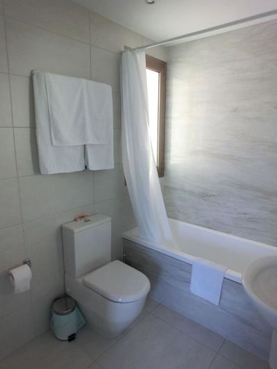 Image No.11-2 Bed House for sale