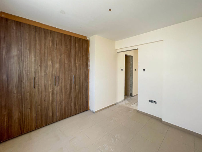 Image No.12-3 Bed House for sale