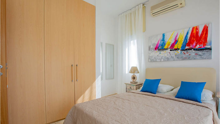 Image No.7-2 Bed House for sale