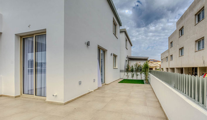 Image No.20-4 Bed House for sale