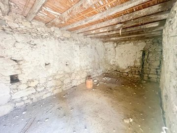 house-for-renovation-for-sale-cyprus-paphos56