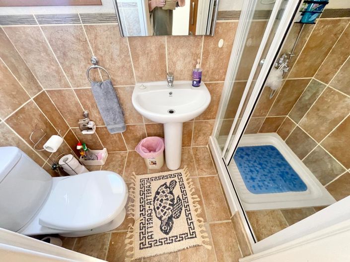 Image No.19-3 Bed House for sale