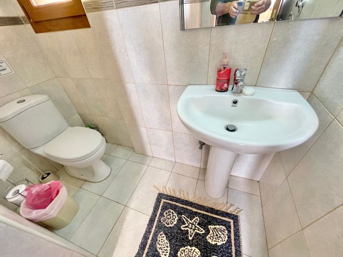 Image No.20-3 Bed House for sale