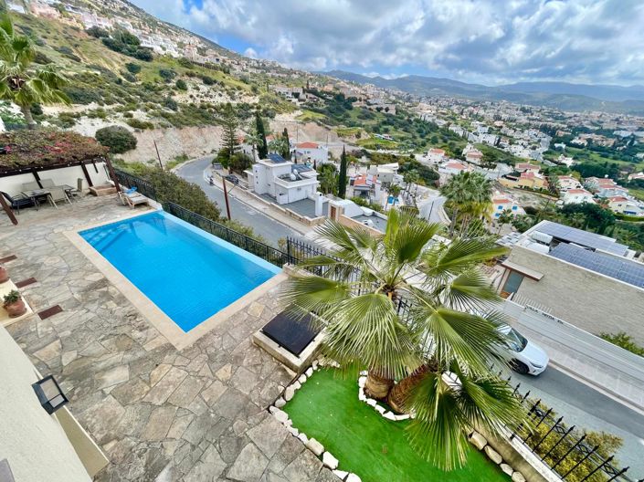 Image No.6-3 Bed House for sale