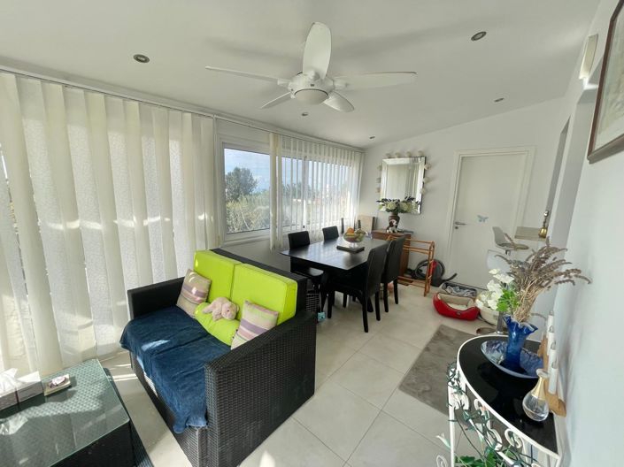 Image No.11-3 Bed House for sale