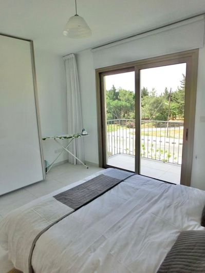 Image No.8-2 Bed House for sale