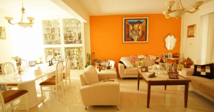 Image No.3-6 Bed House for sale