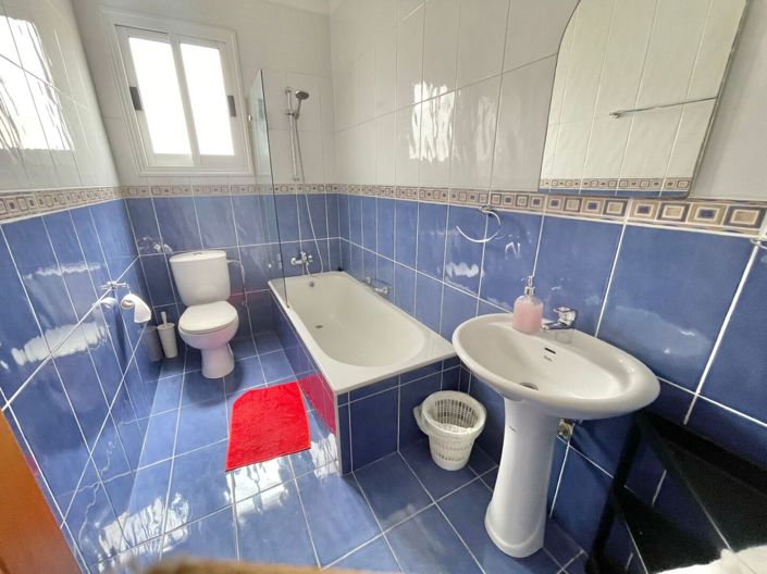 Image No.19-3 Bed House for sale