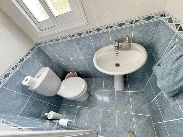 Image No.21-3 Bed House for sale