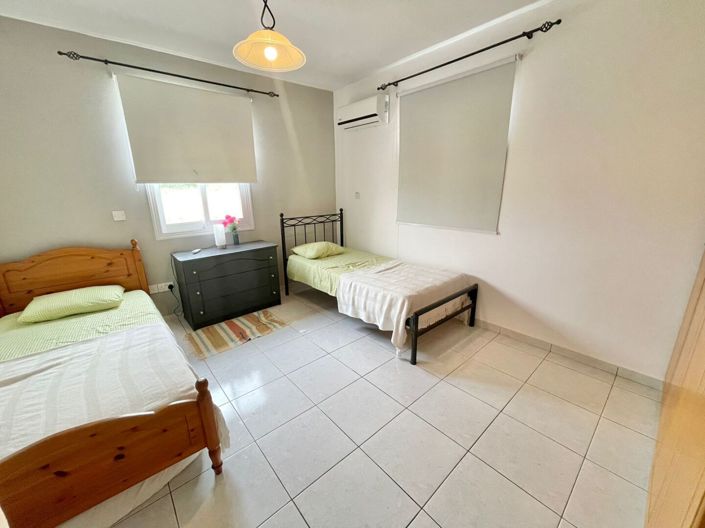 Image No.18-3 Bed House for sale