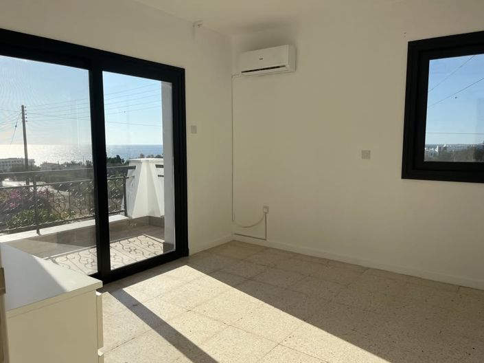 Image No.14-1 Bed House for sale