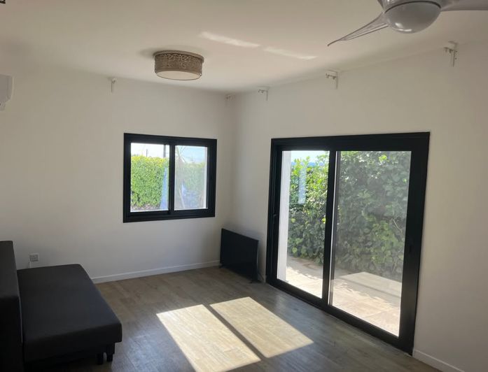 Image No.15-1 Bed House for sale