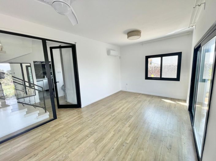 Image No.18-1 Bed House for sale