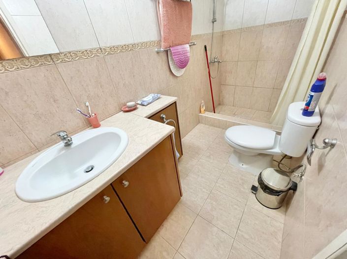 Image No.10-2 Bed House for sale