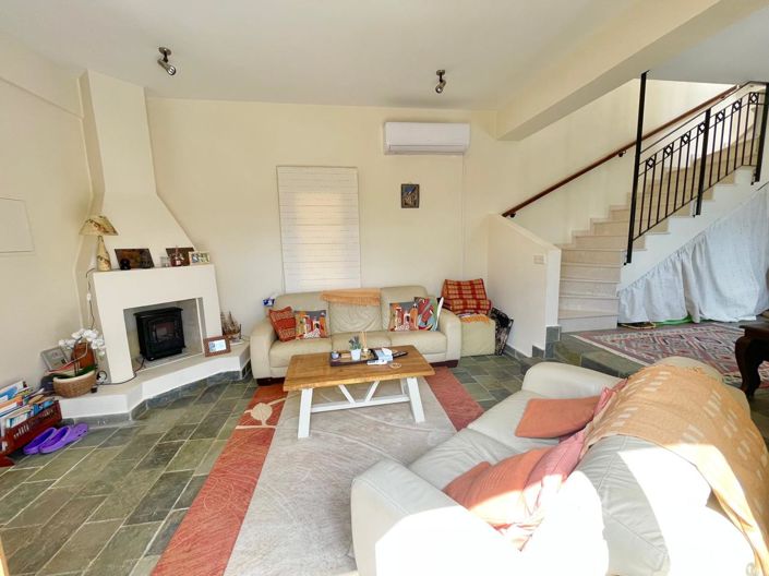 Image No.8-3 Bed House for sale