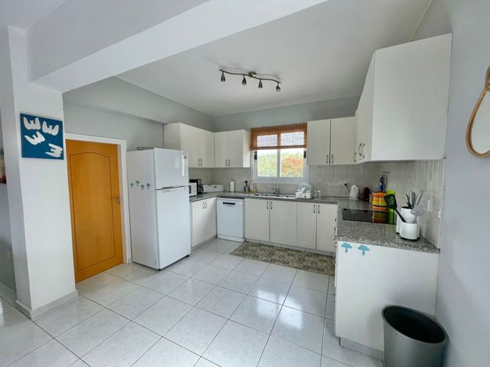 Image No.12-3 Bed House for sale