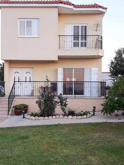 Image No.8-3 Bed House for sale