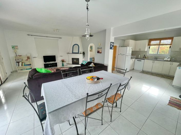 Image No.11-3 Bed House for sale