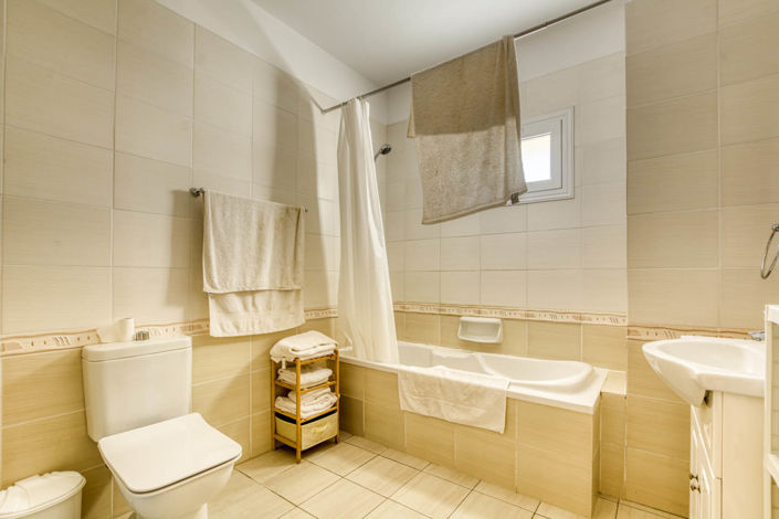 Image No.12-2 Bed Apartment for sale