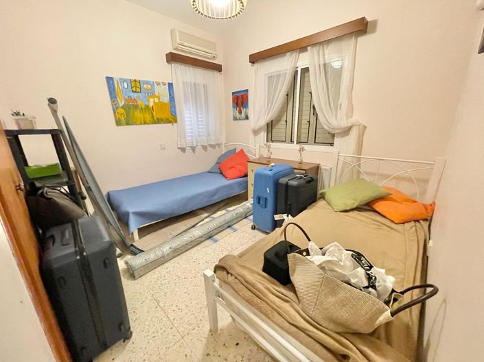 Image No.8-3 Bed House for sale