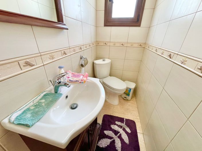 Image No.19-3 Bed House for sale
