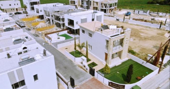 Image No.21-3 Bed House for sale