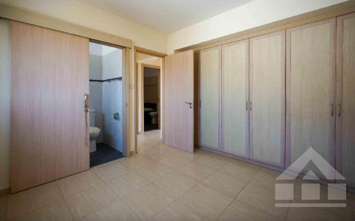 Image No.12-2 Bed House for sale