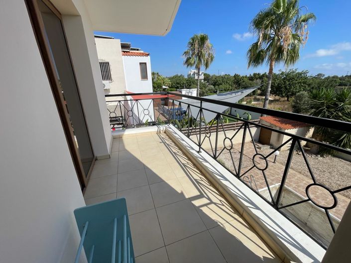 Image No.5-2 Bed House for sale