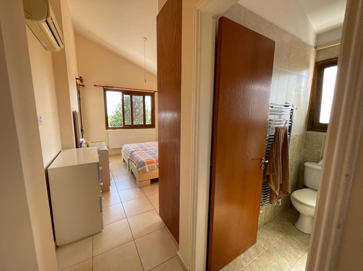 Image No.9-2 Bed House for sale