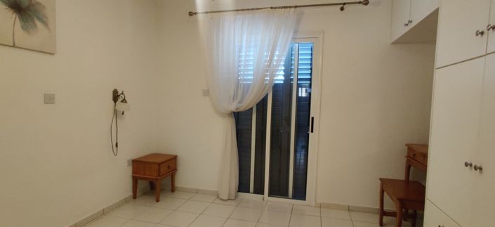 Image No.8-2 Bed House for sale