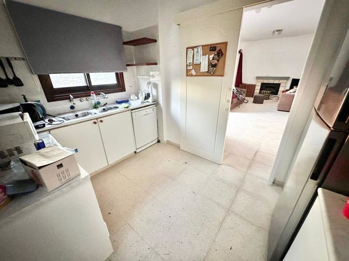 Image No.8-2 Bed House for sale